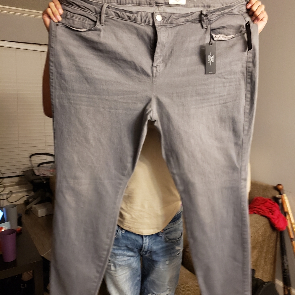 Women's plus size skinny jeans